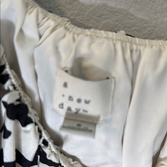 A New Day Black and Cream Ruffled Crop Blouse Size Small - Picture 7 of 13